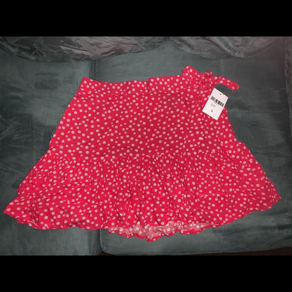 Forever 21 Dresses & Skirts - Floral tiered flounce-hem skirt